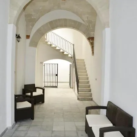 Cortile Bassi 185 *