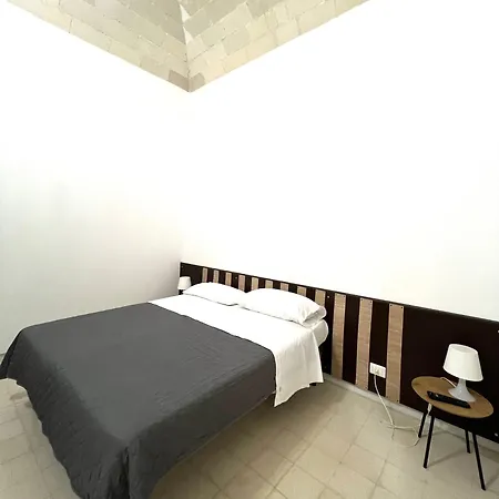 Cortile Bassi 185 *