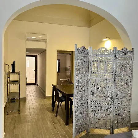 Cortile Bassi 185 Trapani