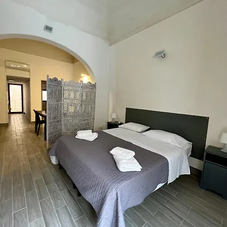 Cortile Bassi 185 Trapani