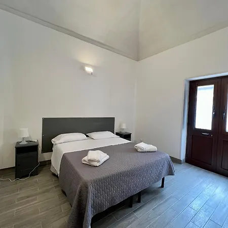 Cortile Bassi 185 Trapani