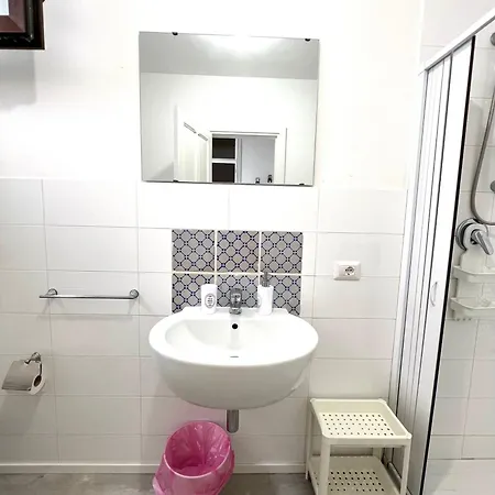 Cortile Bassi 185 * Trapani