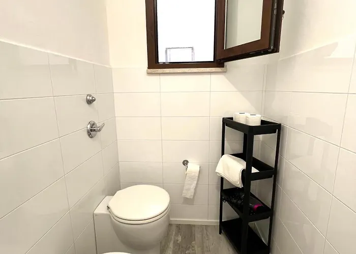 Cortile Bassi 185 아파트 *