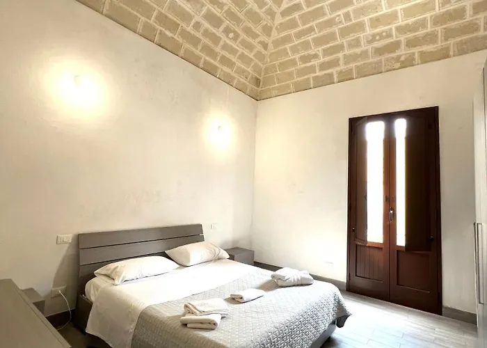 Cortile Bassi 185 아파트 *