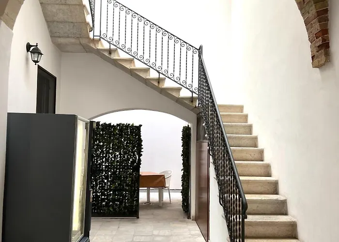 Cortile Bassi 185 아파트